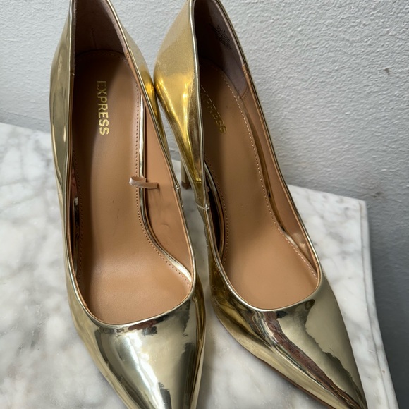 Gold Express heels 4 inch perfect for the holidays . New no box size 9 - Picture 2 of 4